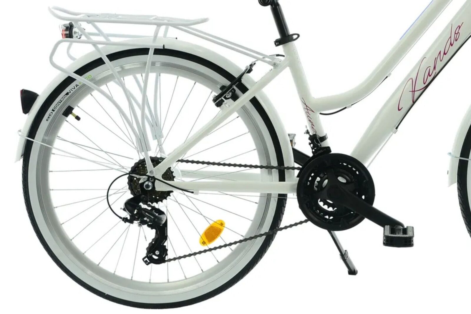 Vit cykel med pakethållare och kedja