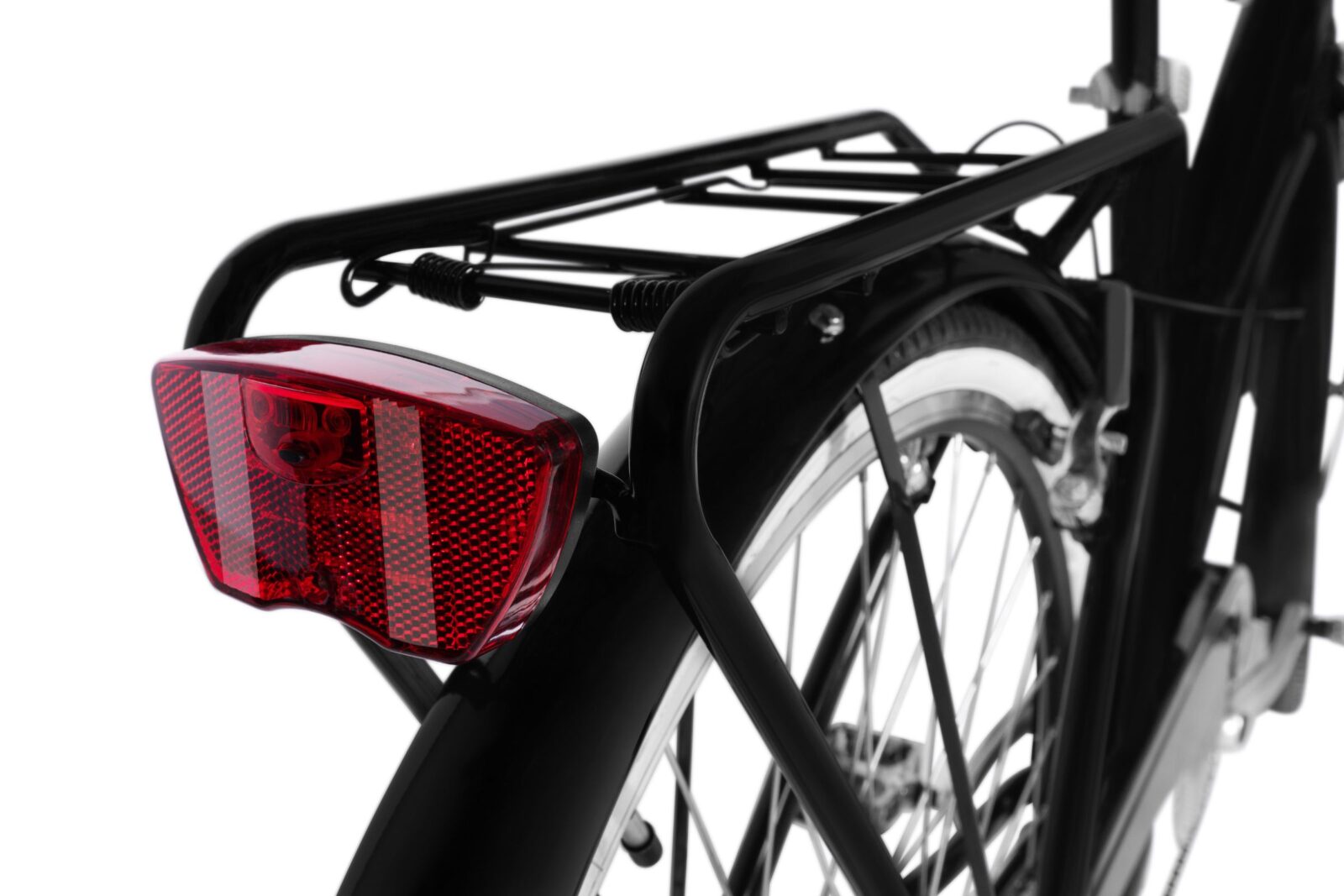 Tylny reflektor rowerowy w czarnym ramie.
