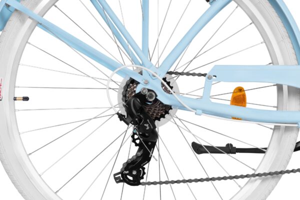 Tylny mechanizm roweru w jasnoniebieskim kolorze