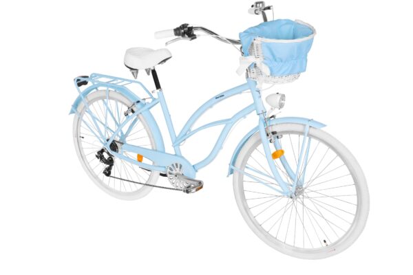 Ljusblå cykel med korg och vit sadel.