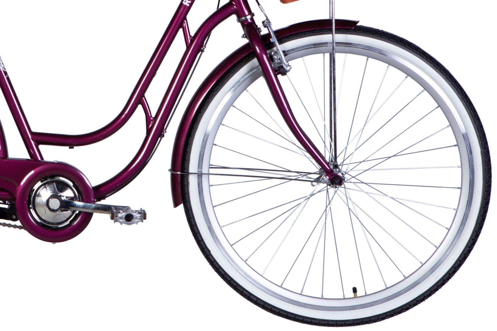 Närbild av lila cykelhjul och ram