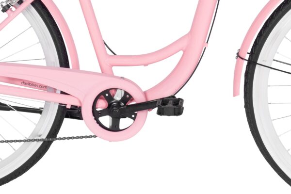 Różowy rower z nowoczesnym designem.