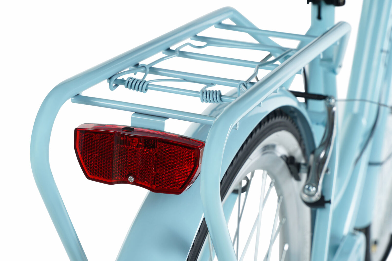 Blå cykelbagagebärare med röd baklykta