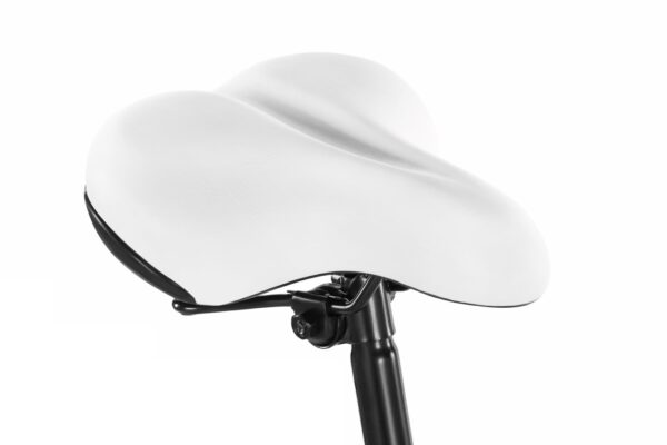 Vit cykelsadel med ergonomisk design