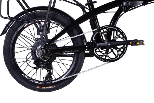 Widok tylnego koła roweru elektrycznego