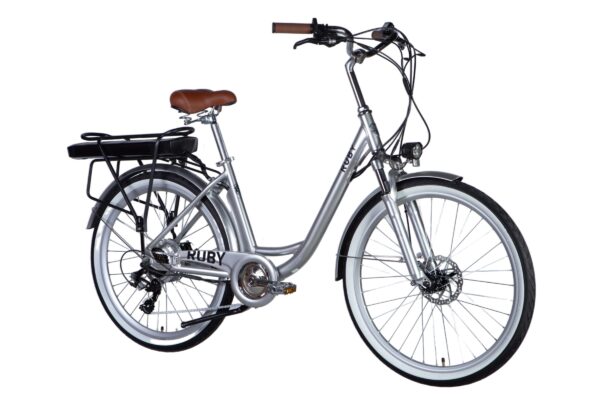 Srebrny rower elektryczny z brązowym siodełkiem