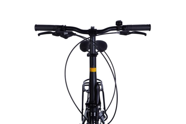 Svart cykelstyre med bromsar och vajrar