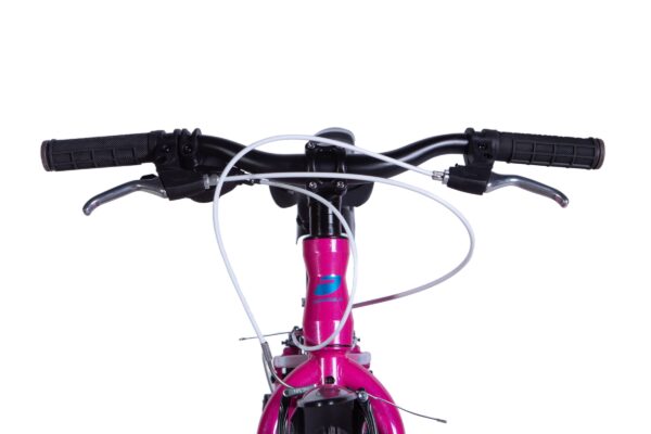 Framhjul och styre på rosa cykel