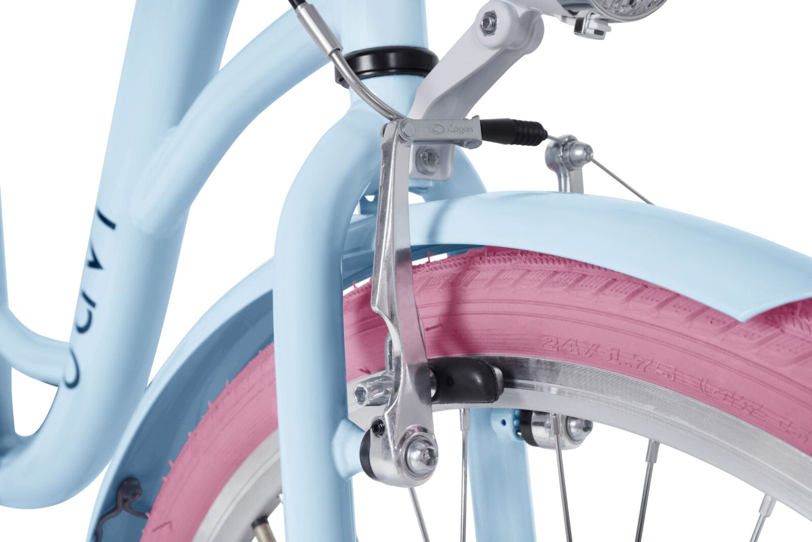 Szczegół roweru z niebieską ramą i różowymi oponami